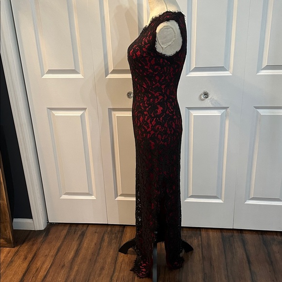 Tadashi Shoji Black and Red Lace One-Shoulder Gown - Picture 5 of 15
